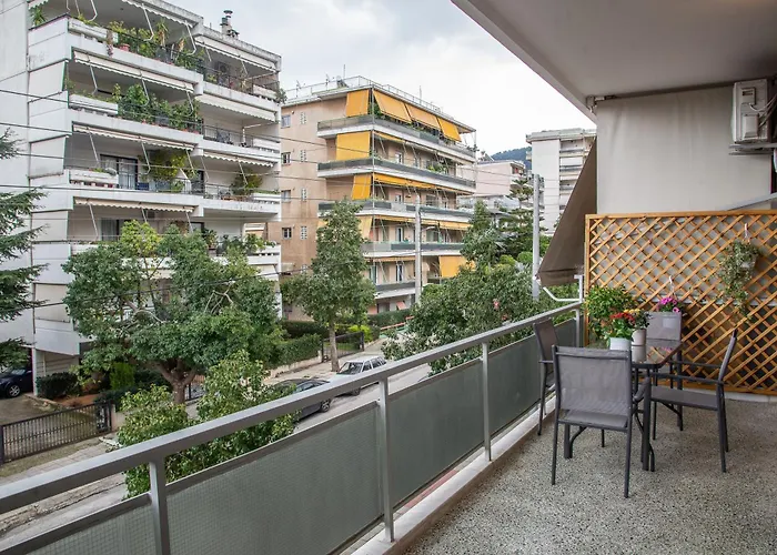 Modern Apartment In Cholargos